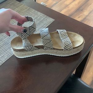 Steve Madden Platform sandals